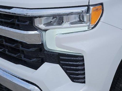 Summit White 2026 Chevrolet Silverado 1500 LT