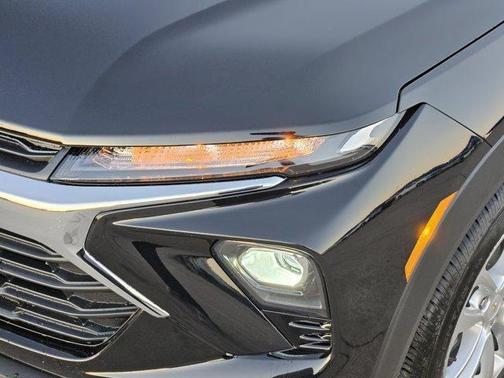 Mosaic Black Metallic 2026 Chevrolet Trailblazer LS