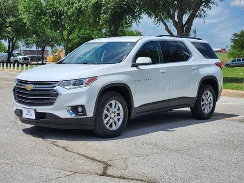 Summit White 2021 Chevrolet Traverse LT Cloth