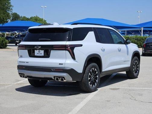 Polar White Tricoat 2026 Chevrolet Traverse AWD Z71