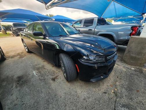 Pitch Black 2015 Dodge Charger SE