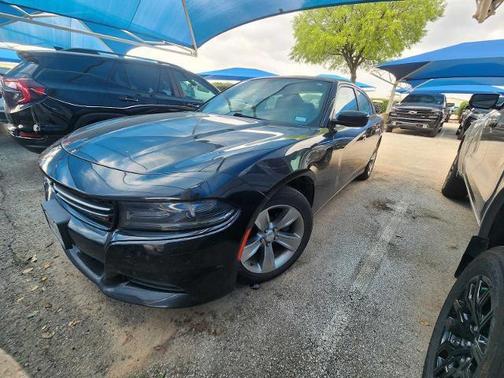 Pitch Black 2015 Dodge Charger SE