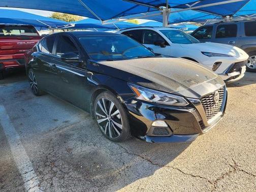 2022 Nissan Altima SR FWD