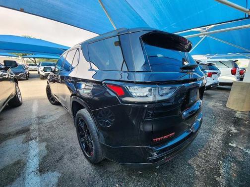 Mosaic Black Metallic 2021 Chevrolet Traverse Premier