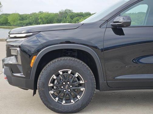 Mosaic Black Metallic 2026 Chevrolet Traverse AWD Z71