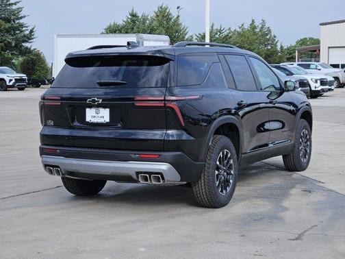 Mosaic Black Metallic 2026 Chevrolet Traverse AWD Z71