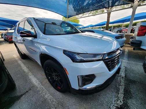 Summit White 2023 Chevrolet Traverse Premier