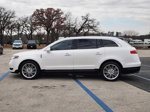2018 Lincoln MKT Reserve