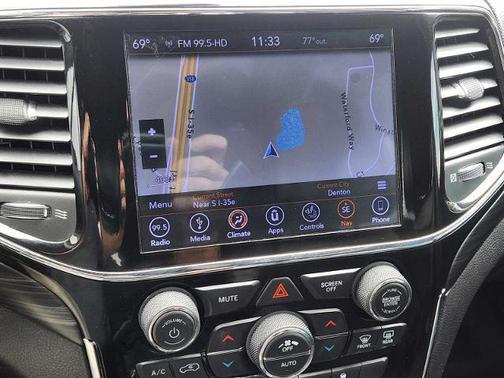 Diamond Black Crystal Pearlcoat 2019 Jeep Grand Cherokee Altitude