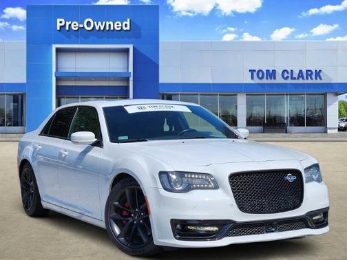 Bright White Clearcoat 2023 Chrysler 300 C