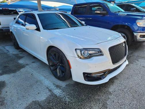 Bright White Clearcoat 2023 Chrysler 300 C