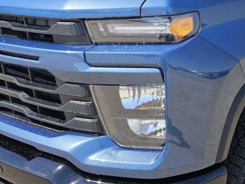 Lakeshore Blue Metallic 2026 Chevrolet Silverado 2500 Custom