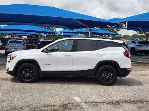 Summit White 2024 GMC Terrain AWD AT4