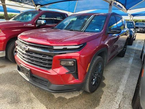 Radiant Red Tintcoat 2024 Chevrolet Traverse LT