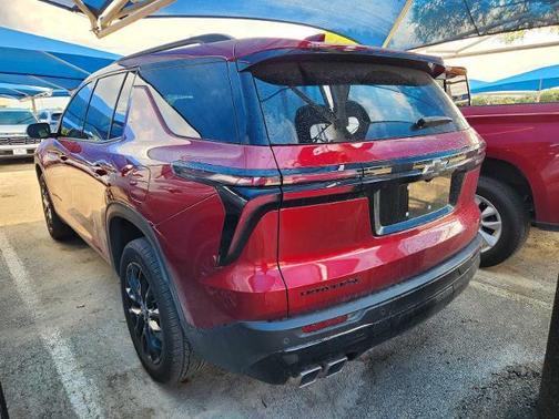 Radiant Red Tintcoat 2024 Chevrolet Traverse LT