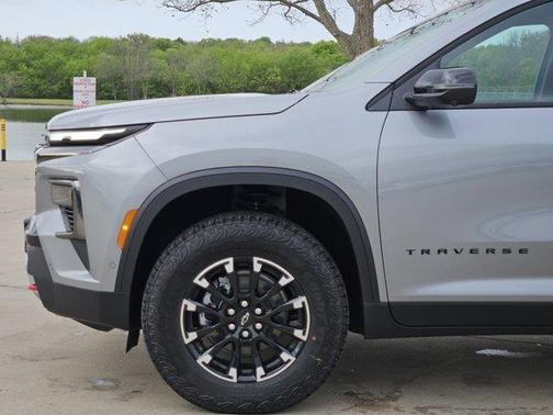 Sterling Gray Metallic 2026 Chevrolet Traverse AWD Z71