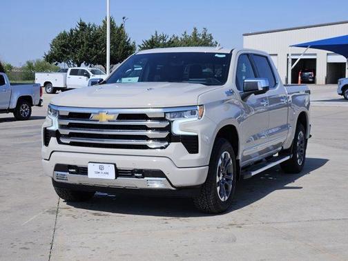 White Sands 2026 Chevrolet Silverado 1500 High Country