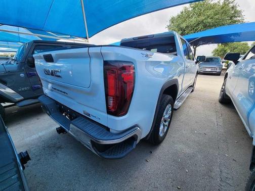 White Frost Tricoat 2021 GMC Sierra 1500 SLT