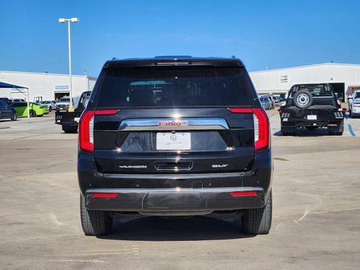 2022 GMC Yukon SLT