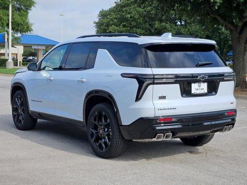 Polar White Tricoat 2026 Chevrolet Traverse RS