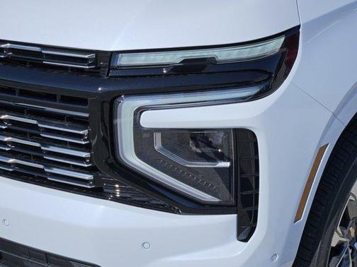 Polar White Tricoat 2026 Chevrolet Suburban High Country, 4WD