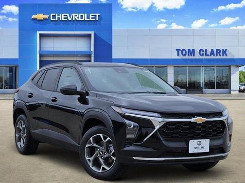 Mosaic Black Metallic 2026 Chevrolet Trax LT
