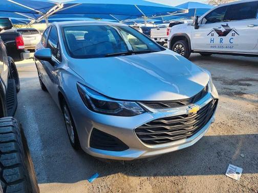 Silver Ice Metallic 2019 Chevrolet Cruze LT