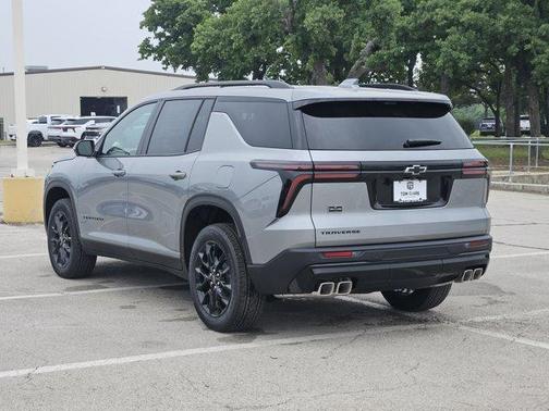Sterling Gray Metallic 2026 Chevrolet Traverse LT