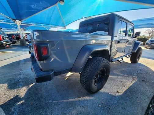 2022 Jeep Gladiator Sport