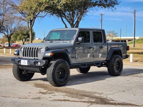 2022 Jeep Gladiator Sport