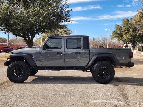 2022 Jeep Gladiator Sport