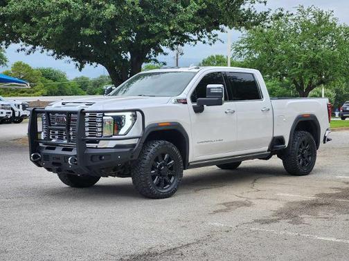 White Frost Tricoat 2024 GMC Sierra 2500 Denali