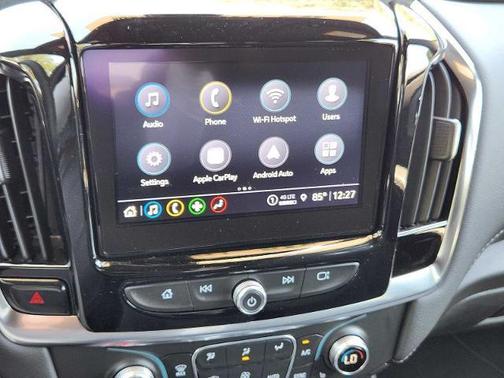 Sterling Gray Metallic 2023 Chevrolet Traverse LT Cloth