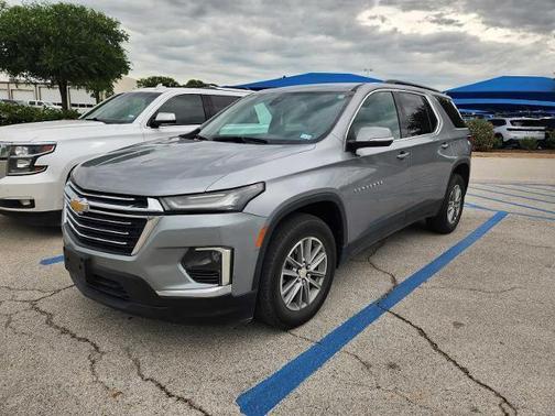 Sterling Gray Metallic 2023 Chevrolet Traverse LT Cloth