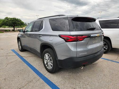 Sterling Gray Metallic 2023 Chevrolet Traverse LT Cloth