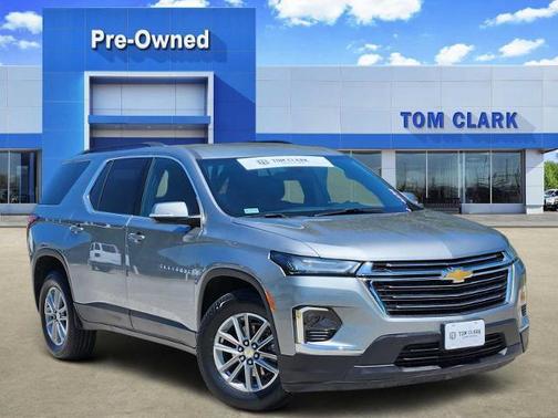 Sterling Gray Metallic 2023 Chevrolet Traverse LT Cloth