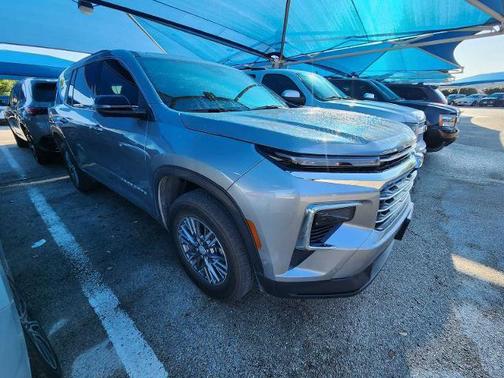 Sterling Gray Metallic 2024 Chevrolet Traverse LT