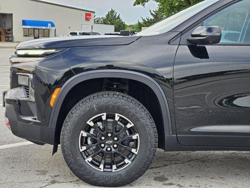 Mosaic Black Metallic 2026 Chevrolet Traverse AWD Z71