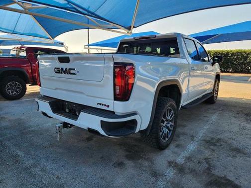 Summit White 2022 GMC Sierra 1500 AT4
