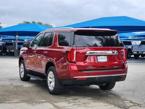 Volcanic Red Tintcoat 2023 GMC Yukon SLT