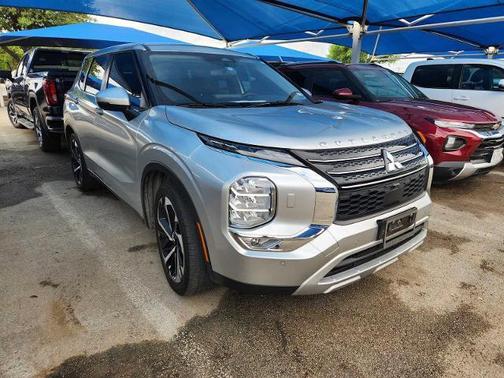 Alloy Silver Metallic 2022 Mitsubishi Outlander SE