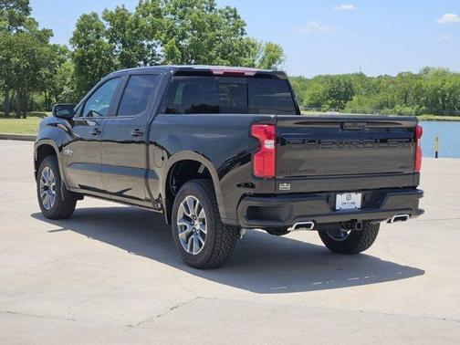 Summit White 2026 Chevrolet Silverado 1500 RST