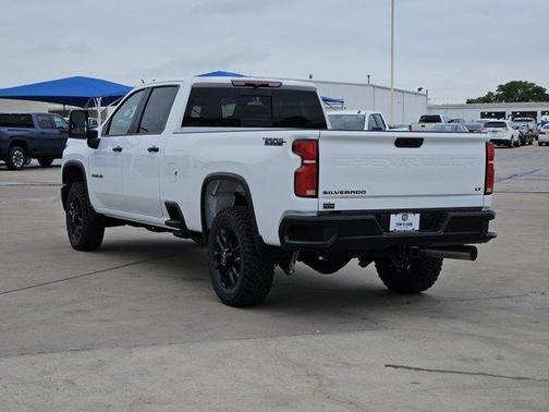 Summit White 2026 Chevrolet Silverado 3500 LT