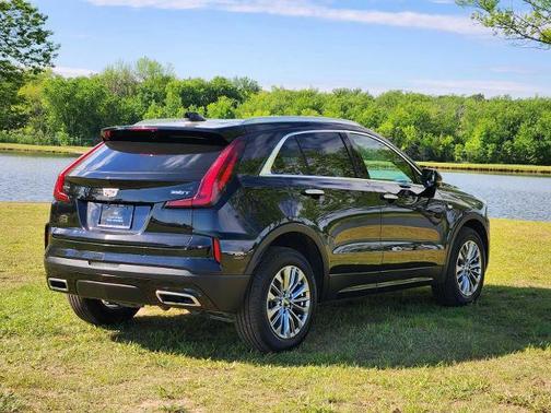 Stellar Black Metallic 2025 Cadillac XT4 Premium Luxury