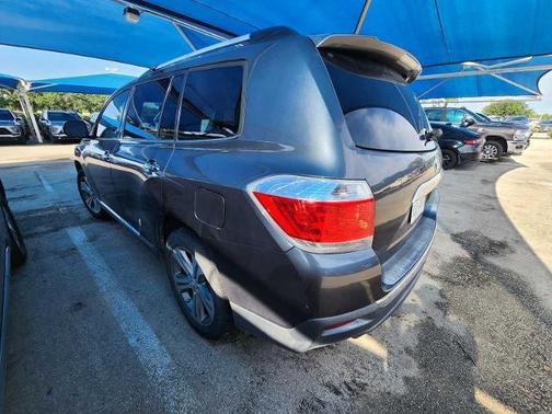 Magnetic Gray Met 2011 Toyota Highlander Limited