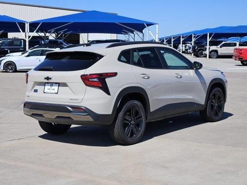 White Sands 2026 Chevrolet Trax FWD ACTIV