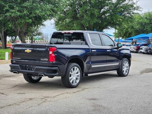 Dark Ash Metallic 2024 Chevrolet Silverado 1500 High Country