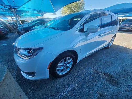 Bright White Clearcoat 2020 Chrysler Pacifica Touring-L Plus