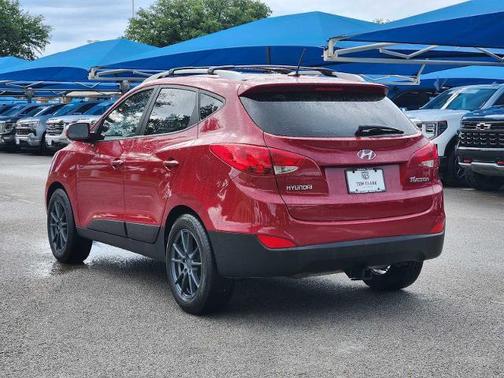 Garnet Red 2012 Hyundai TUCSON GLS