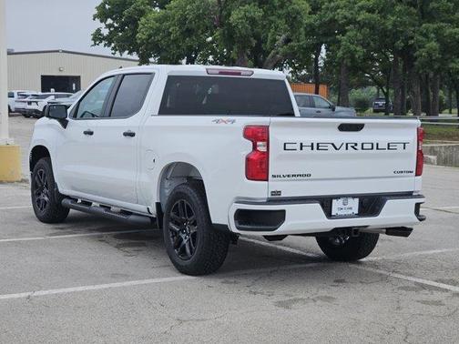 Summit White 2026 Chevrolet Silverado 1500 Custom